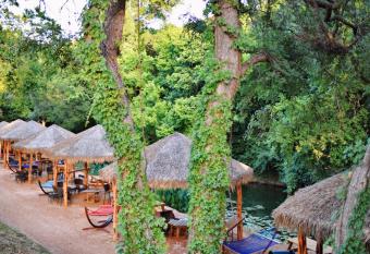 Son's Rio Cibolo Birdhouse Cabin #18 The Place You Have Been Searching For! has Balcony rooms