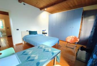 [Verona-PortaVescovo] Graziosa casa con balcone has Balcony rooms