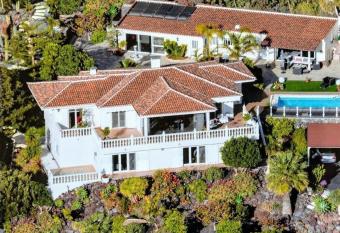 Luxusvilla Sol y Mar mit grandiosem Meerblick has Balcony rooms