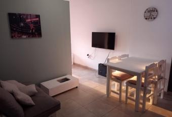 Monoambiente en pleno centro allows 18 year olds to book a room