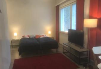Muurame-City huoneet allows 18 year olds to book a room