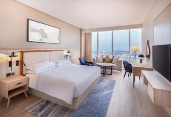 Four Points by Sheraton Jeddah Corniche has Balcony rooms