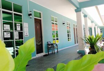 D EMBUN INAP DESA BESUT allows 18 year olds to book a room