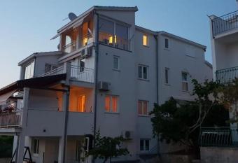 Apartment in Okrug Gornji with sea view, balcony, air conditioning, WiFi 5053-2 has Smoking/Balcony rooms