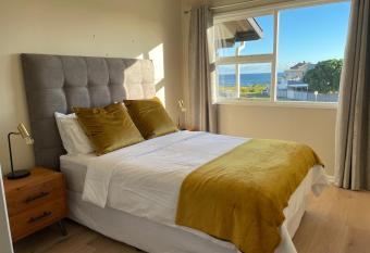 2 on Third Avenue has Balcony rooms