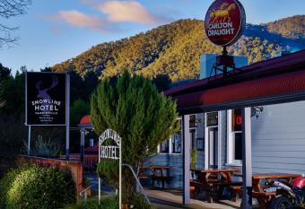 The Harrietville Snowline Hotel has Balcony rooms