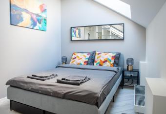 E.M. Studio In City Center allows 18 year olds to book a room