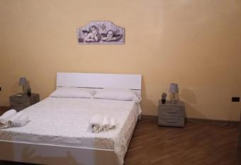 b b desy allows 18 year olds to book a room