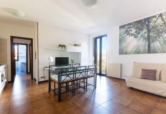 Mysa Properties - Casa Chicca, flat with lake view terrace has Balcony rooms