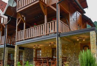 Vikendica pored Drine has Balcony rooms