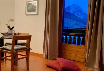 Cima de    Piazzi Apartment has Balcony rooms