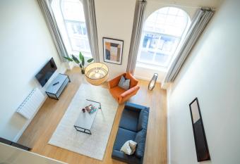 Modern 1, 2, & 3 Bed Apartments Ipswich near Christchurch Park & Ipswich Waterfront - City View by Opulent allows 18 year olds to book a room