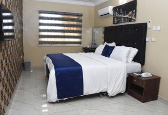 Impeccable 1-Bed Executive Luxury Hotel Apartment has Smoking rooms