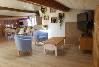 La Vigne d Aubi  re, Spa/Baln  o, Billard,Lit 2mx2m allows 18 year olds to book a room