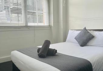 Gamma Hotel allows 18 year olds to book a room