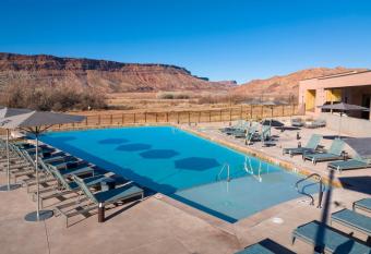 The Moab Resort, WorldMark Associate allows 18 year olds to book a room