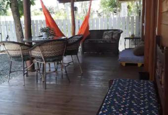 CASA D  PRAIA PERTO DO BETO CARREIRO has Balcony rooms