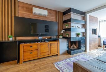 STAR - Stay House Temporada allows 18 year olds to book a room