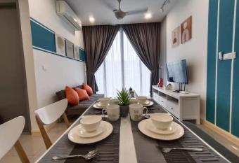 Cozy Sweet Home@D Pristine@walk to Legoland @2BR 6PAX@Netflix has Balcony rooms