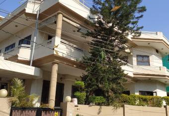 Happy Homestay allows 18 year olds to book a room