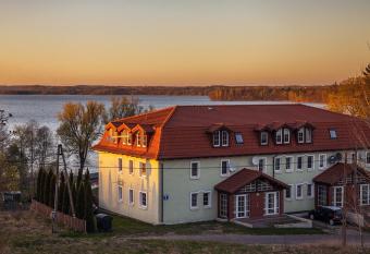 Apartament DADAJ allows 18 year olds to book a room