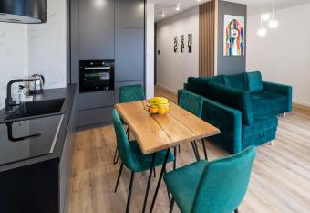 Panorama Capital Lily - 19 pi  tro allows 18 year olds to book a room