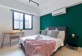 Avenue D Vogue by Airhost allows 18 year olds to book a room