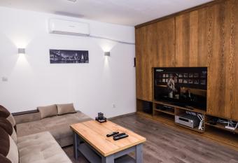 Luxure apart Alex allows 18 year olds to book a room