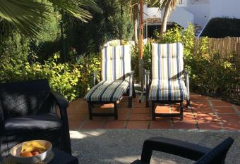 Vista Marina - 2 bedrooms sleeps 4 has Balcony rooms