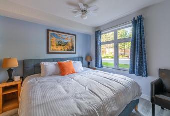 Luxurious One Bedroom Vacation Suite - WindTower has Balcony rooms