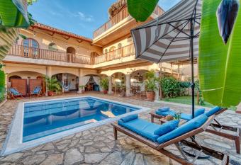 Boutique Hotel Secret Garden Granada has Balcony rooms