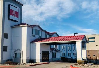 Days Inn by Wyndham Thornton allows 18 year olds to book a room