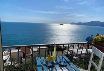 IL PROFUMO DEI FIORI SUITE has Balcony rooms