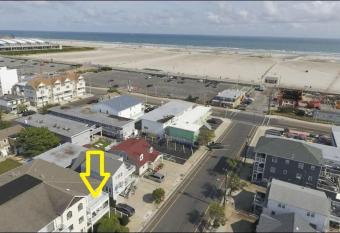 Family Friendly Beach Block Ocean View 3 BR, 2 BA, Condo near Wildwood Crest and Convention Center has Balcony rooms