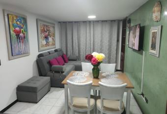 406 Apartaestudio Portal de C  diz , exclusivo y central, con parqueadero Capacidad 4 personas has Balcony rooms