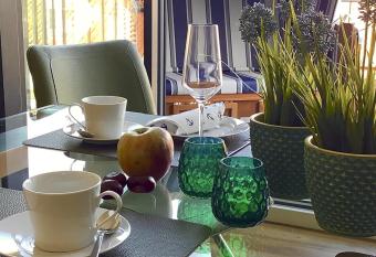 Dahmer Strand 6 allows 18 year olds to book a room