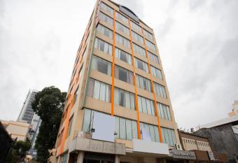 Super OYO 838 Manila Crown Palace Hotel allows 18 year olds to book a room