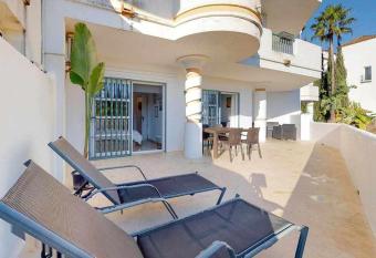 Golfut Apartamento con piscina en Mijas Golf allows 18 year olds to book a room