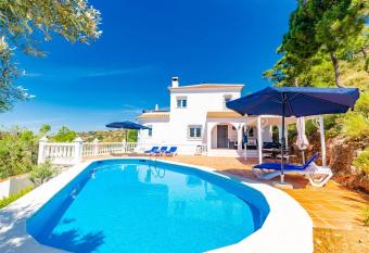 Villa Floresta has Balcony rooms