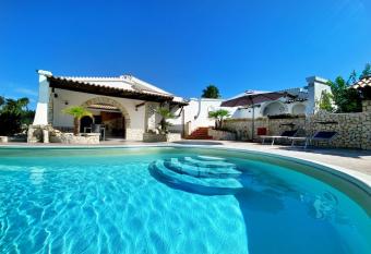 Villa Francesca has Balcony rooms