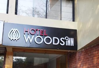 HOTEL WOODS INN has Balcony rooms