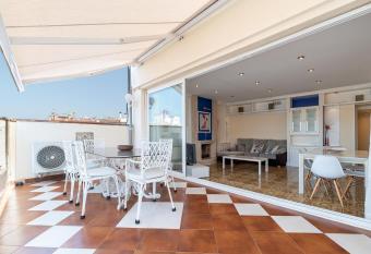 Attic in the center of Sitges has Balcony rooms
