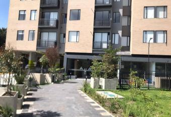 Confortable Apto 10 Min del Aeropuerto Parq gratis has Balcony rooms