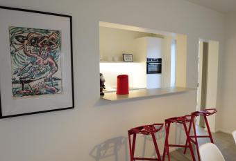 ABC Boutique Apartments has Balcony rooms