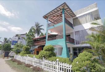 Agra Lanka Beach Resort has Balcony rooms