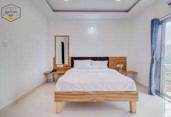 The Mountain Mist Hotel has Balcony rooms