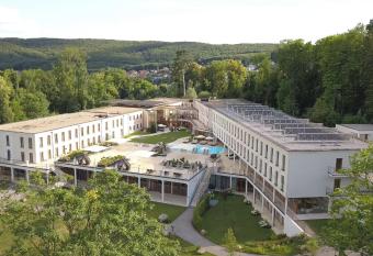 Schlosspark Mauerbach - Adults only allows 18 year olds to book a room