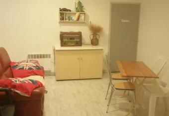 PETIT APPARTEMENT has Balcony rooms