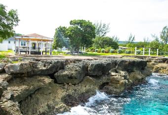 Marantha Villa has Balcony rooms