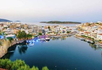 My Aunts House has Balcony rooms
